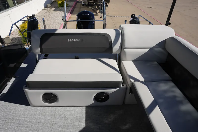Slide: The Image of Harris Cruiser 210 2026 - 19