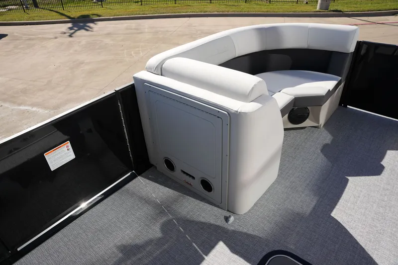 Slide: The Image of Harris Cruiser 210 2026 - 25