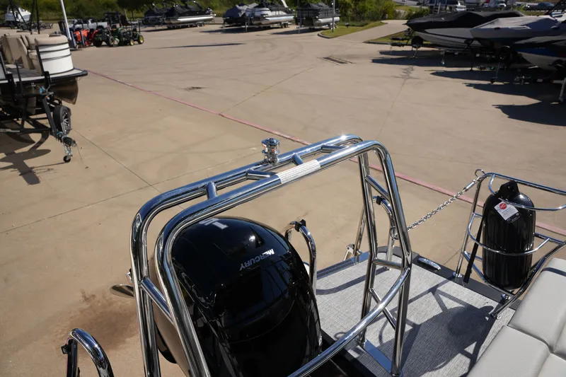 Slide: The Image of Harris Cruiser 210 2026 - 9