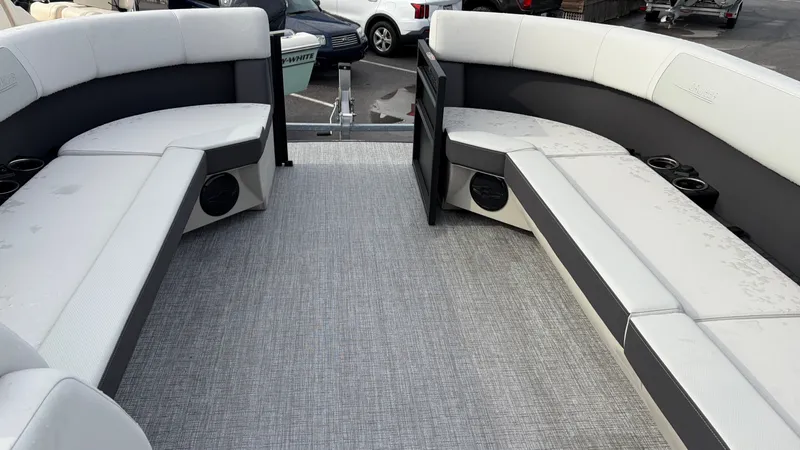 Slide: The Image of Harris Cruiser 250 2026 - 27