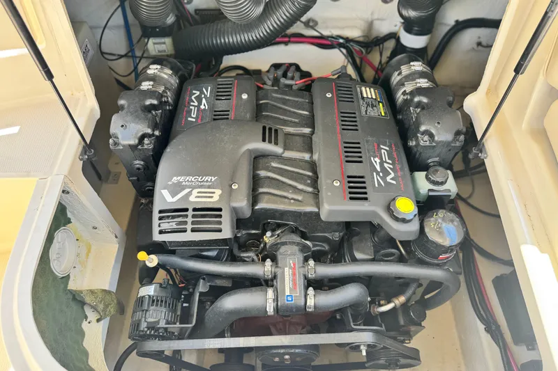 Slide: The Image of Mercury MerCruiser V8 engine in a 2000 Sea Ray 240 Sundeck boat. - 21
