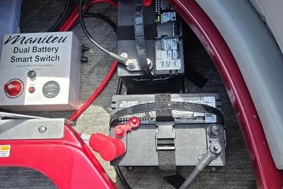 Slide: The Image of 2019 Manitou Legacy 25 RFXW dual battery setup with smart switch. - 5