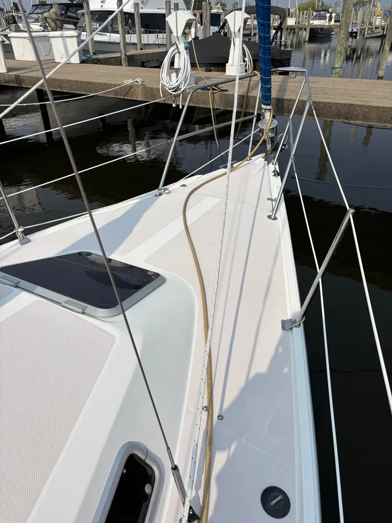 Slide: The Image of Catalina 30 MkIII 1995 - 10