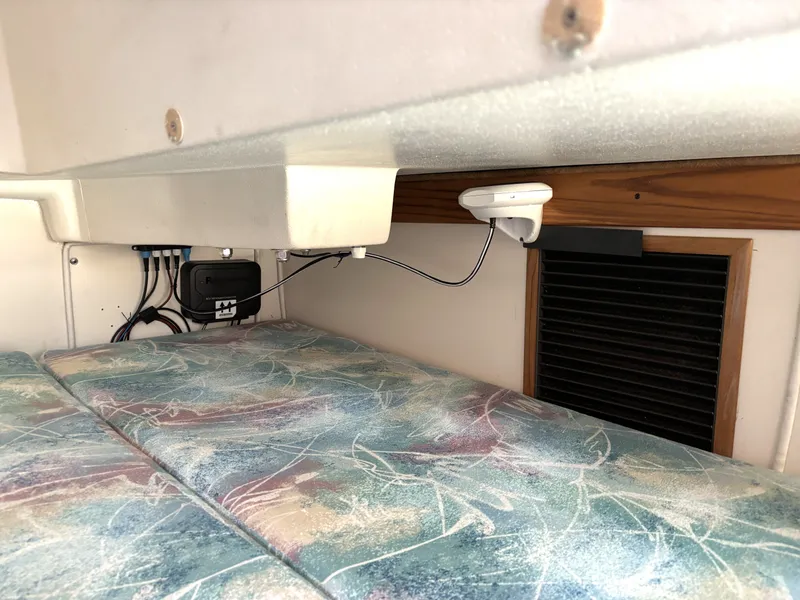 Slide: The Image of Catalina 30 MkIII 1995 - 103