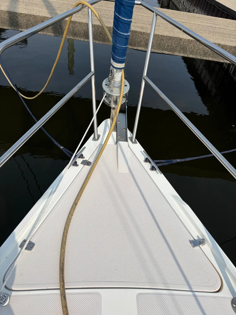 Slide: The Image of Catalina 30 MkIII 1995 - 11