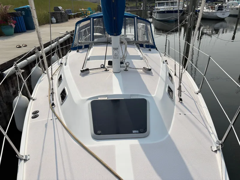 Slide: The Image of Catalina 30 MkIII 1995 - 15