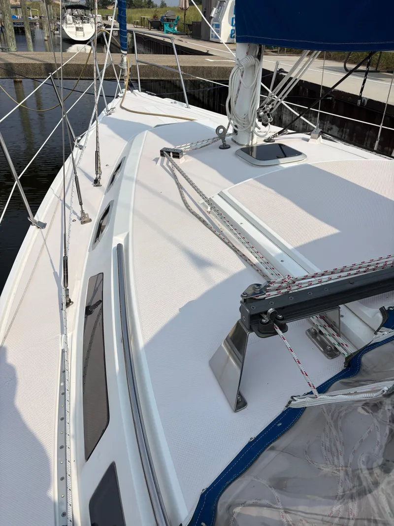 Slide: The Image of Catalina 30 MkIII 1995 - 20