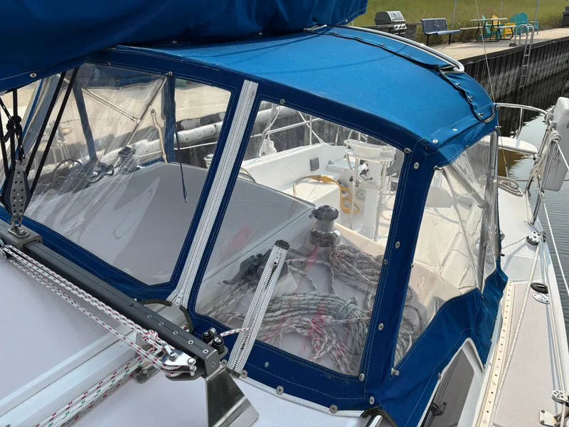 Slide: The Image of Catalina 30 MkIII 1995 - 21