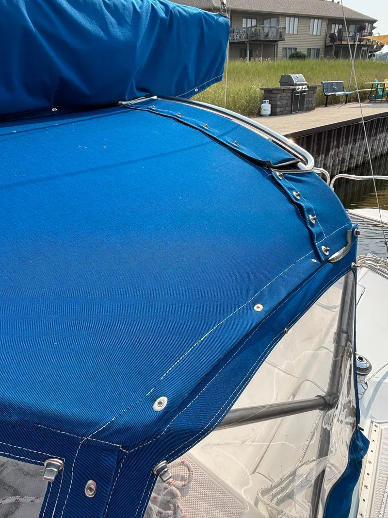 Slide: The Image of Catalina 30 MkIII 1995 - 22