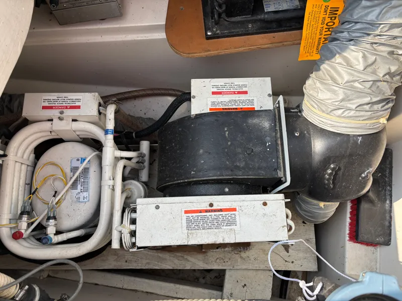 Slide: The Image of Catalina 30 MkIII 1995 - 34