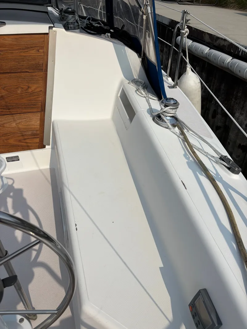 Slide: The Image of Catalina 30 MkIII 1995 - 41