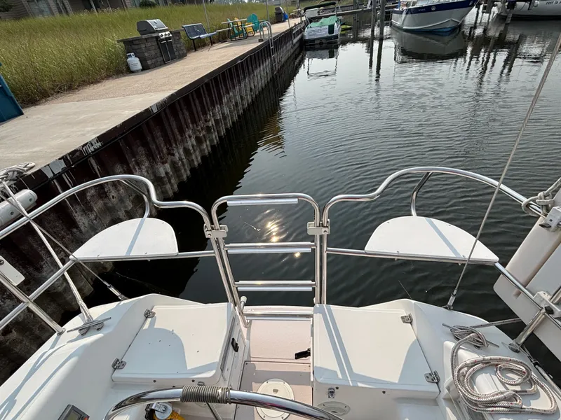 Slide: The Image of Catalina 30 MkIII 1995 - 42