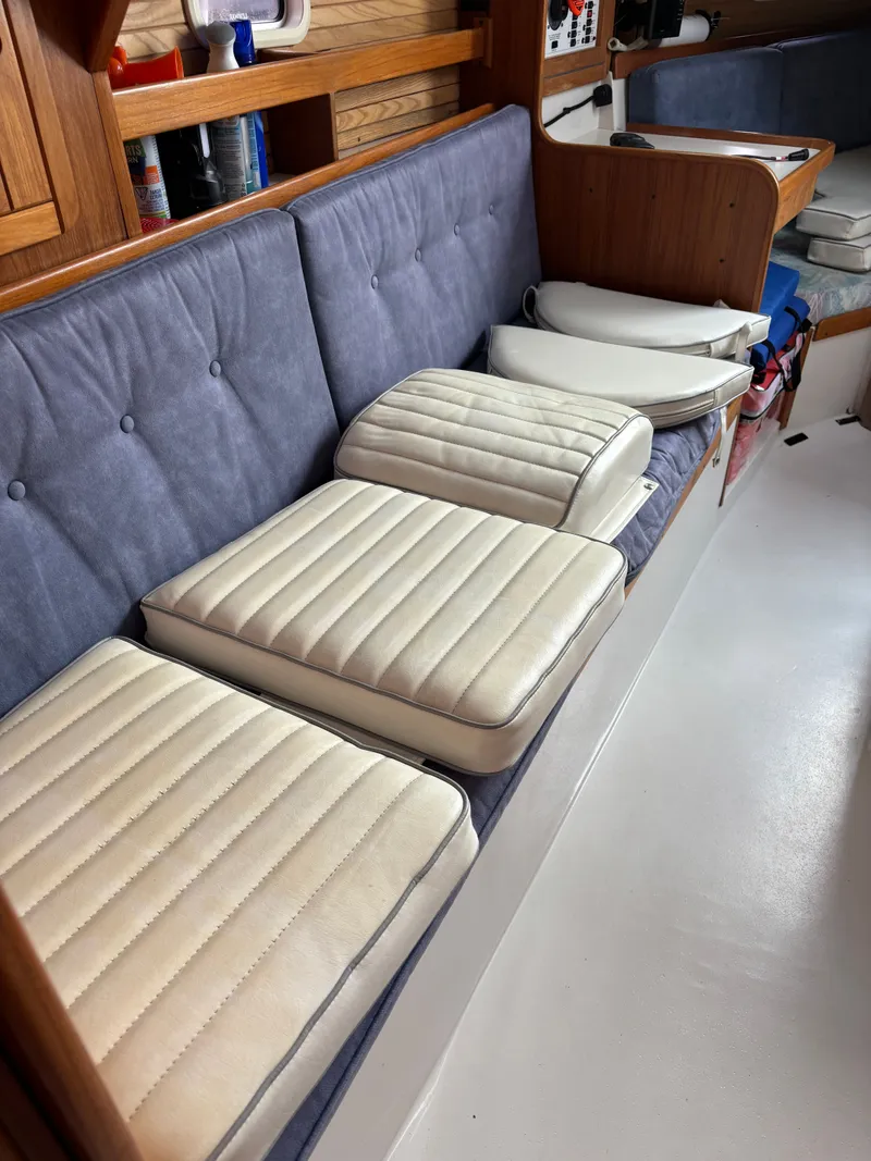 Slide: The Image of Catalina 30 MkIII 1995 - 52