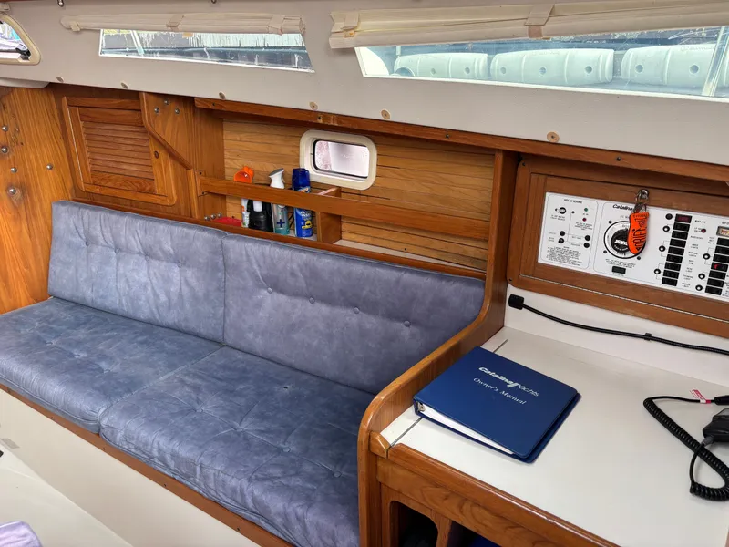 Slide: The Image of Catalina 30 MkIII 1995 - 58