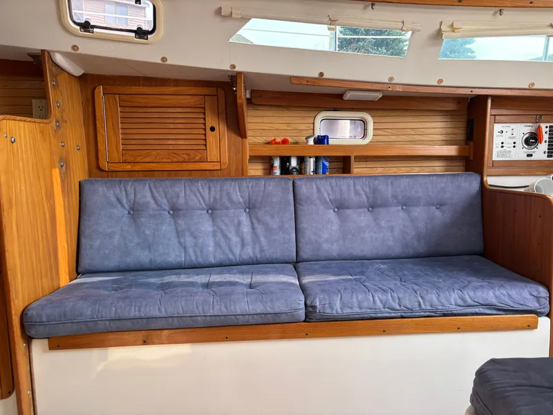 Slide: The Image of Catalina 30 MkIII 1995 - 59