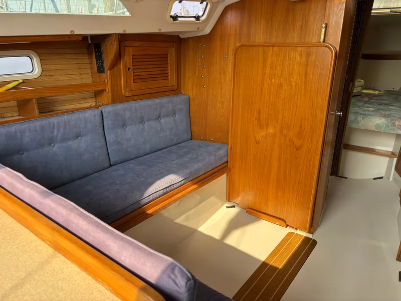 Slide: The Image of Catalina 30 MkIII 1995 - 69