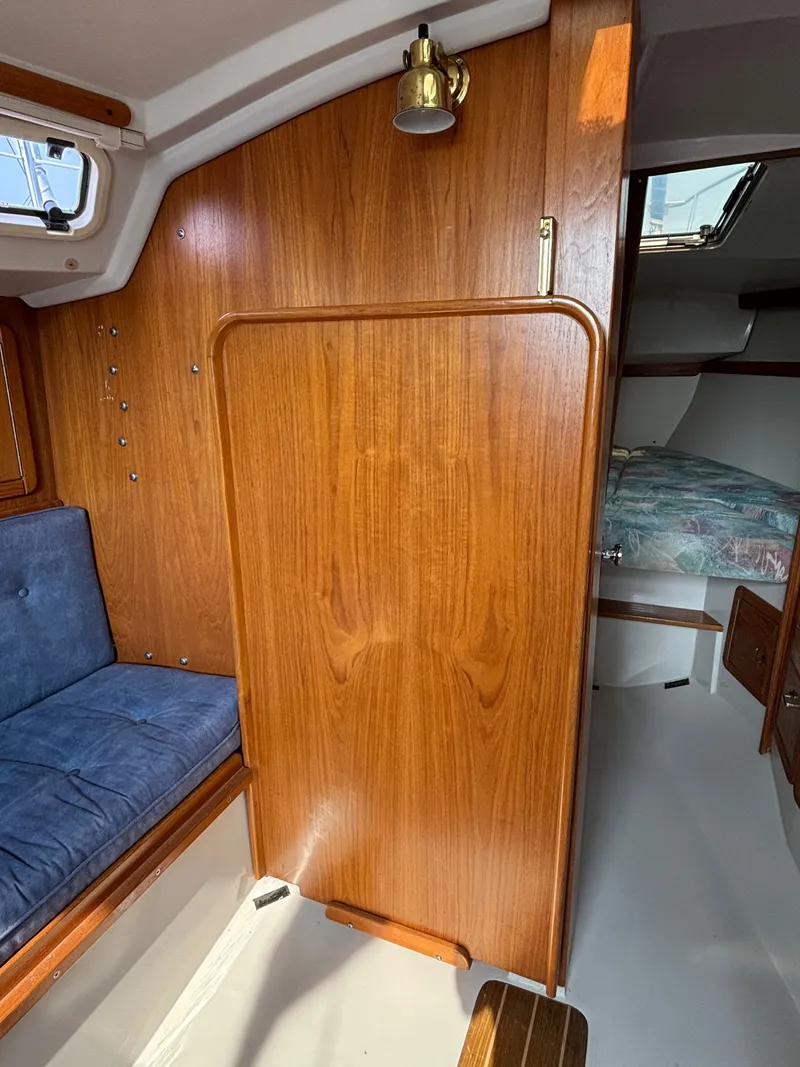 Slide: The Image of Catalina 30 MkIII 1995 - 72