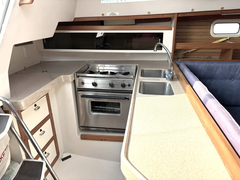 Slide: The Image of Catalina 30 MkIII 1995 - 76