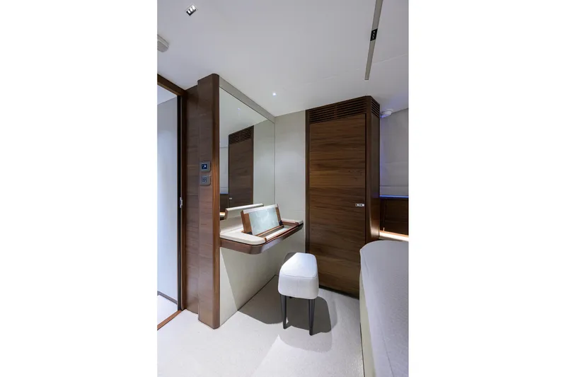 Slide: The Image of Princess X80 2026 - 120