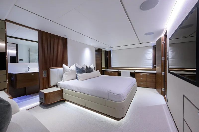 Slide: The Image of Princess X80 2028 - 142