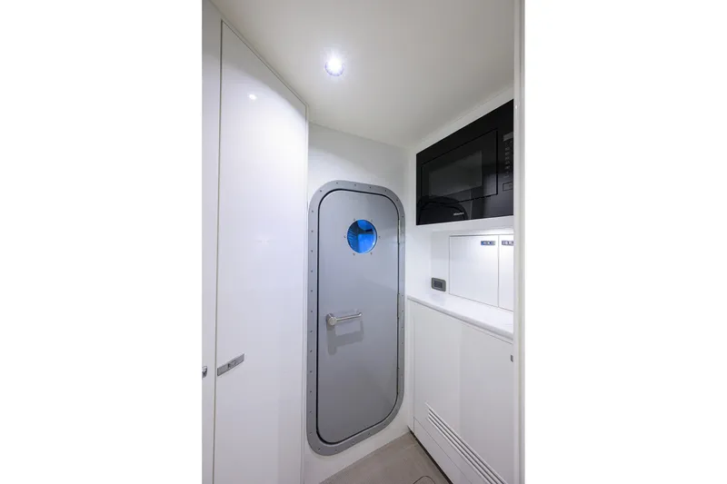 Slide: The Image of Princess X80 2028 - 50