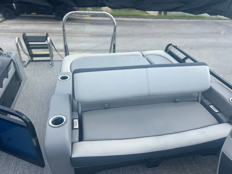 Slide: The Image of Avalon LSZ VRB23T DX 2025 - 23