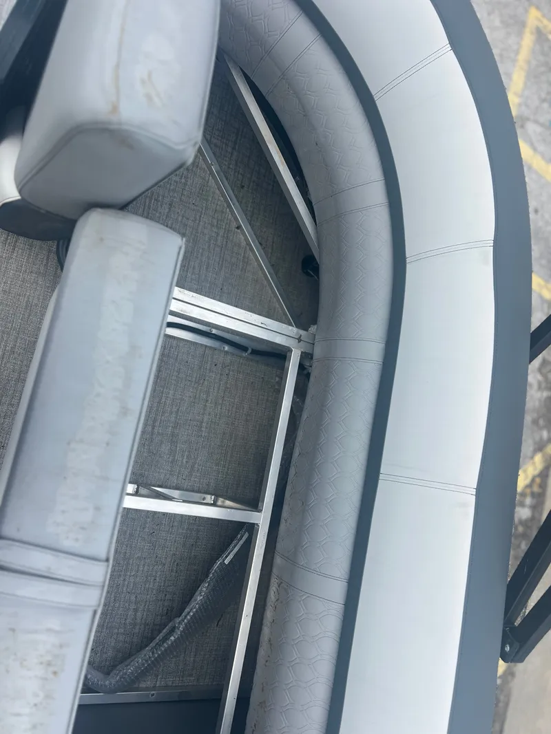 Slide: The Image of Avalon LSZ VRB23T DX 2025 - 25