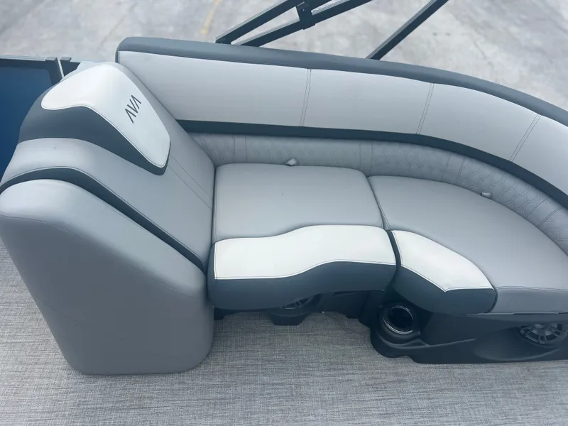 Slide: The Image of Avalon LSZ VRB23T DX 2025 - 26