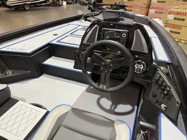 Slide: The Image of Xpress H17C W/Yamaha 90 "SHO" 2026 - 12