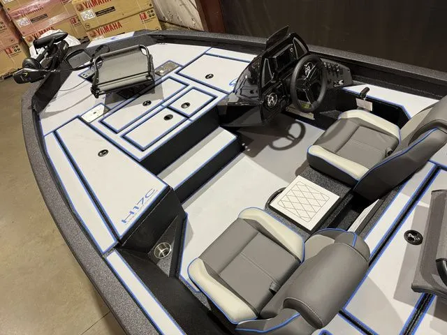 Slide: The Image of Xpress H17C W/Yamaha 90 "SHO" 2026 - 7