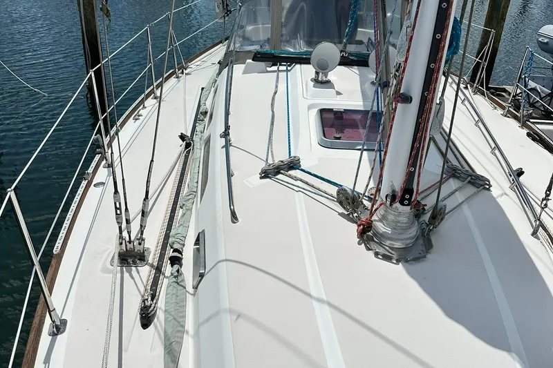 Slide: The Image of Deck view of 2007 Sabre 386 sailboat with rigging and mast details. - 22