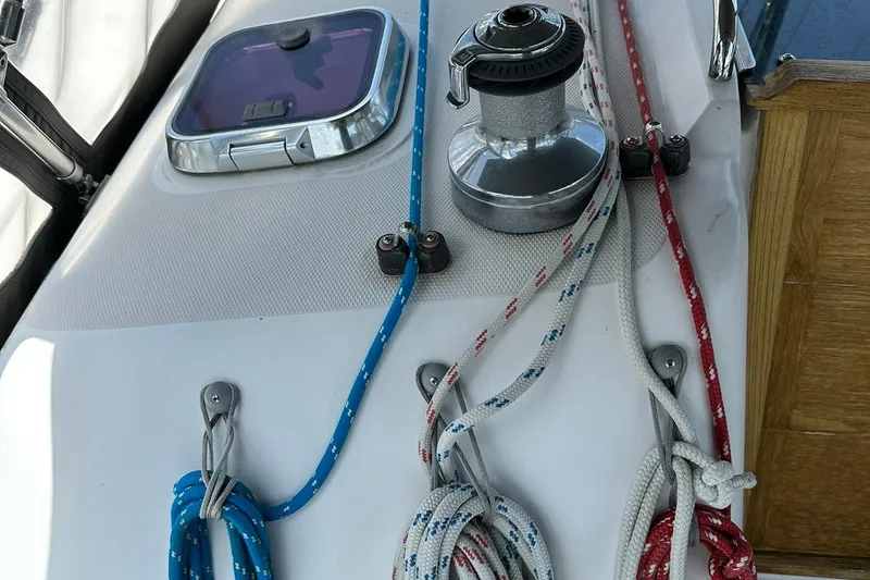 Slide: The Image of Sailboat deck with ropes and winch, Sabre 386, 2007 model. - 32