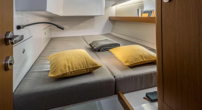 Slide: The Image of Beneteau First 36 - 8