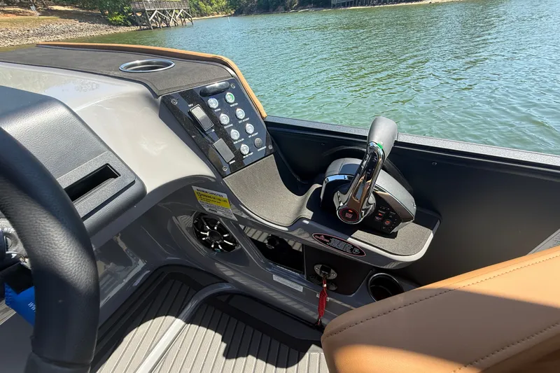 Slide: The Image of Harris Sunliner 250 Sport 2026 - 21
