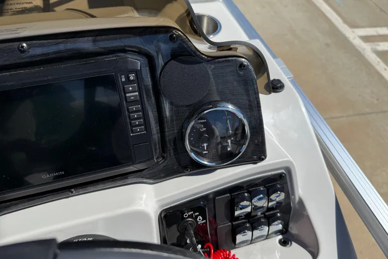 Slide: The Image of Dashboard of 2026 Avalon Venture 85 Versatile with Garmin display and control switches. - 20