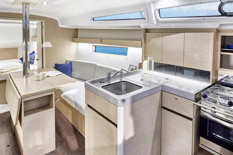 Slide: The Image of Beneteau Oceanis 34.1 - 6