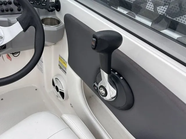 Slide: The Image of Chaparral 19 H2O Sport 2012 - 10