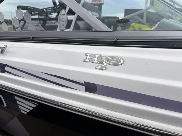 Slide: The Image of Chaparral 19 H2O Sport 2012 - 3