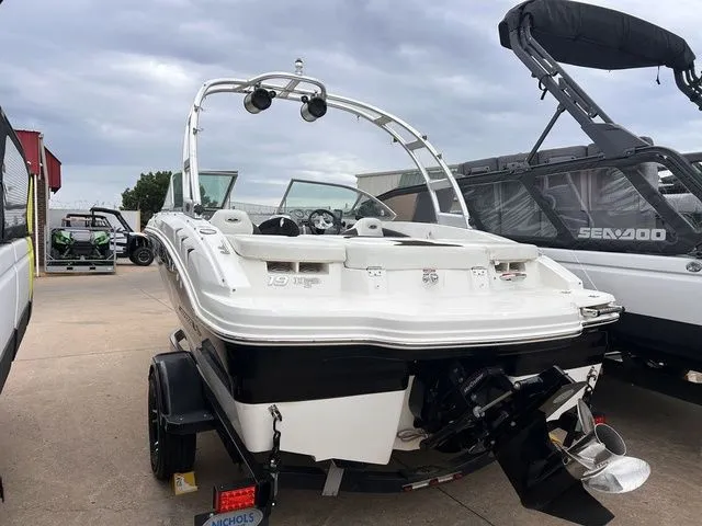 Slide: The Image of Chaparral 19 H2O Sport 2012 - 5