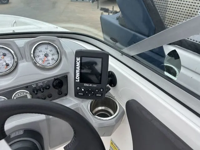 Slide: The Image of Chaparral 19 H2O Sport 2012 - 8