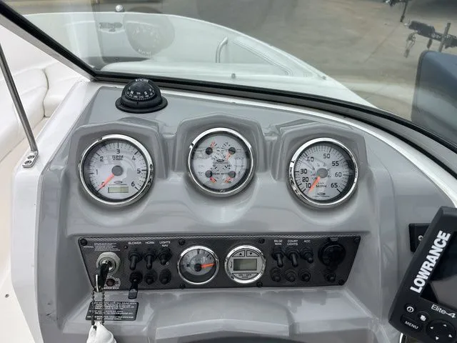 Slide: The Image of Chaparral 19 H2O Sport 2012 - 9