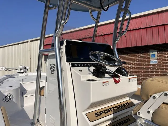 Slide: The Image of Sportsman Masters 247 Bay Boat 2021 - 4