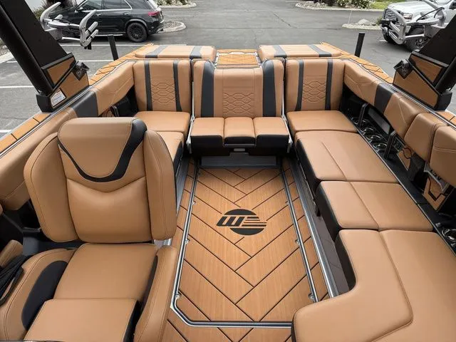 Slide: The Image of Malibu Wakesetter 23 LSV 2026 - 9