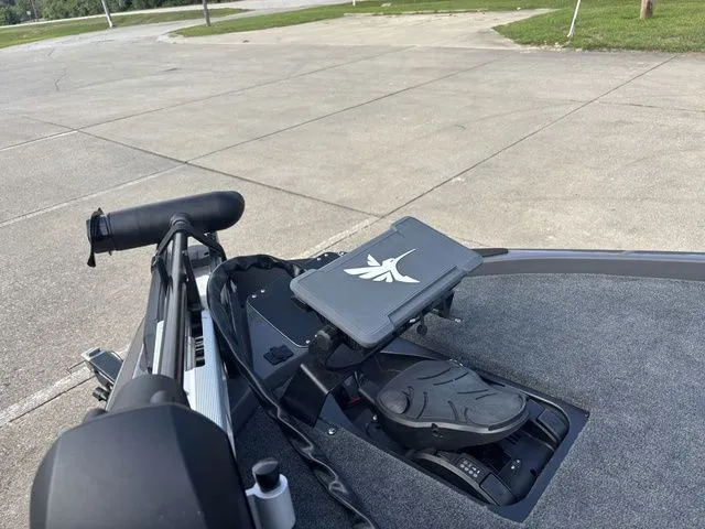 Slide: The Image of Skeeter ZX200 2026 - 11