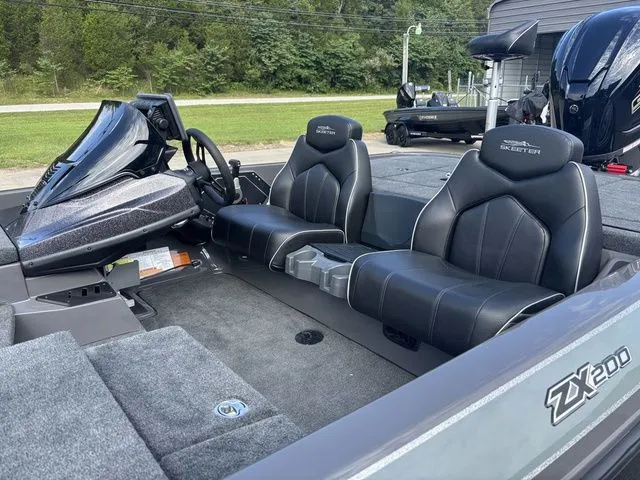 Slide: The Image of Skeeter ZX200 2026 - 13