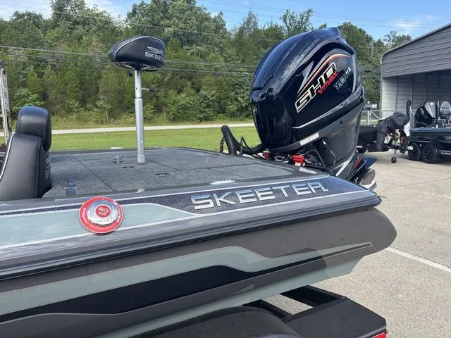 Slide: The Image of Skeeter ZX200 2026 - 14