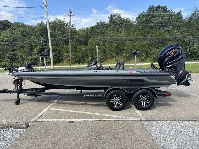 Slide: The Image of Skeeter ZX200 2026 - 16