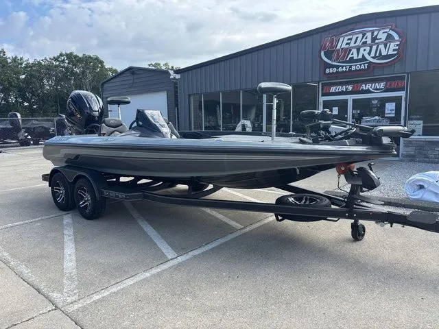 Slide: The Image of Skeeter ZX200 2026 - 9