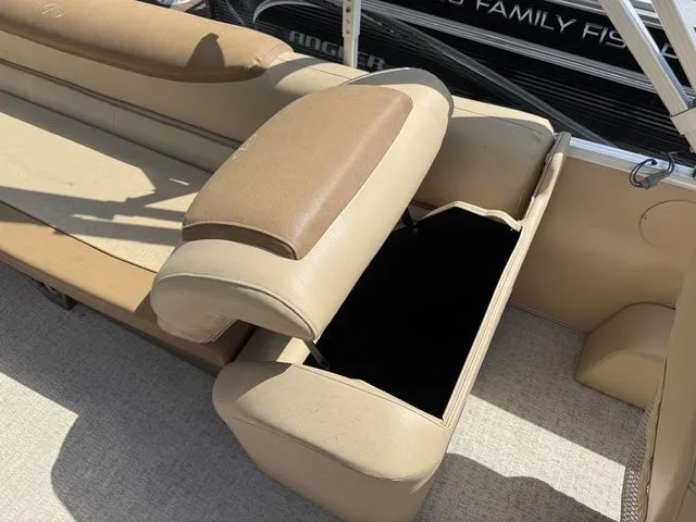 Slide: The Image of Avalon Catalina Cruise 25' 2019 - 17