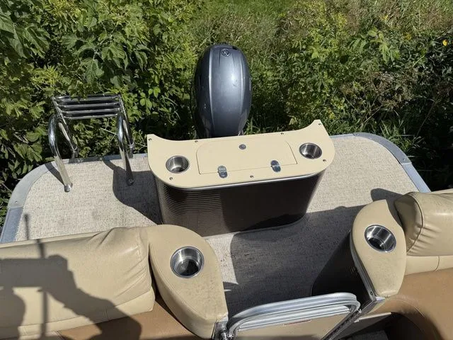 Slide: The Image of Avalon Catalina Cruise 25' 2019 - 22